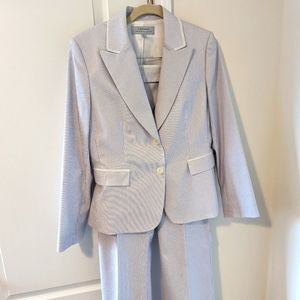 Tahari Blue White White Pinstripe Cotton Suit